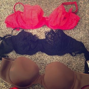 Victoria Secret 32 D Bundle